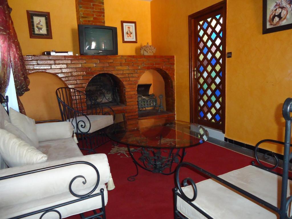 Hotel Riad L' Arganier D' Or Ait el Rhazi Exterior photo